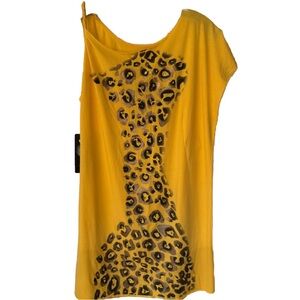 Key Closet Giraffe Outline Studded Women’s Yellow Short Sleeve Size Small